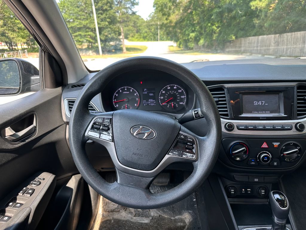 2018 Hyundai Accent SE - Photo 15