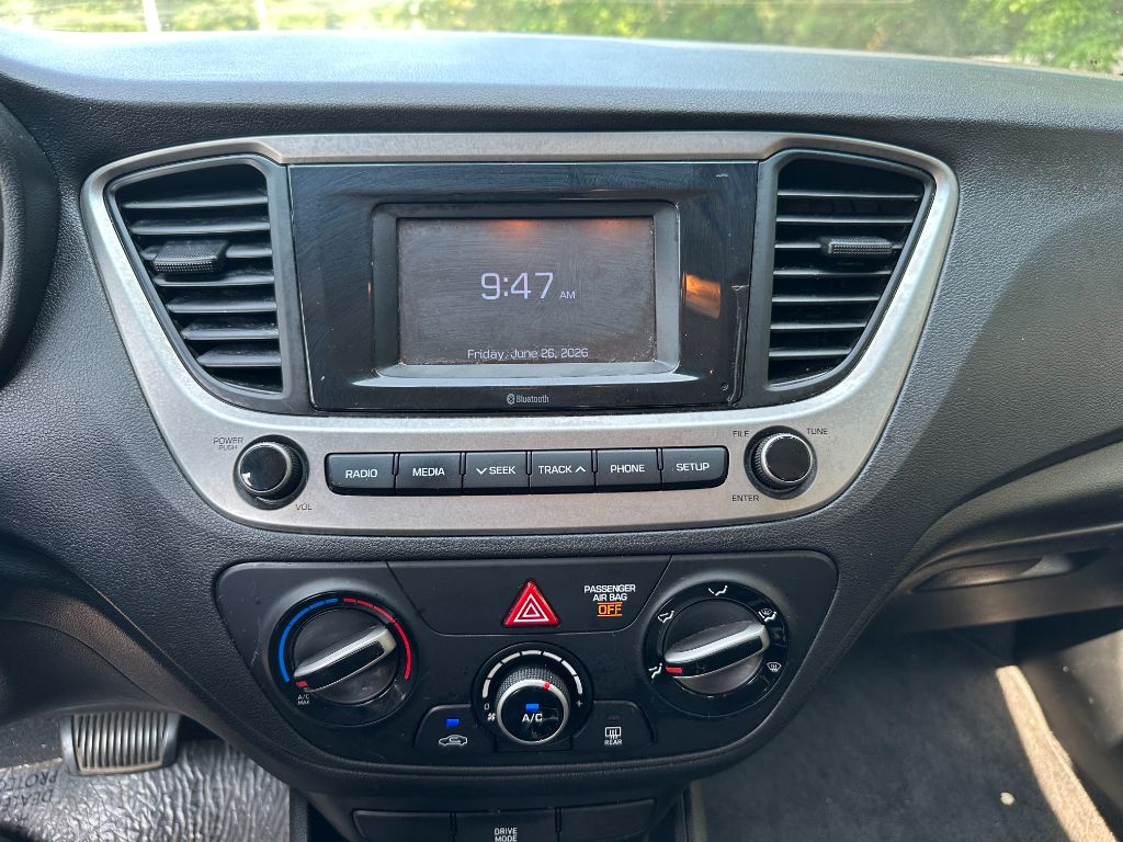 2018 Hyundai Accent SE - Photo 17