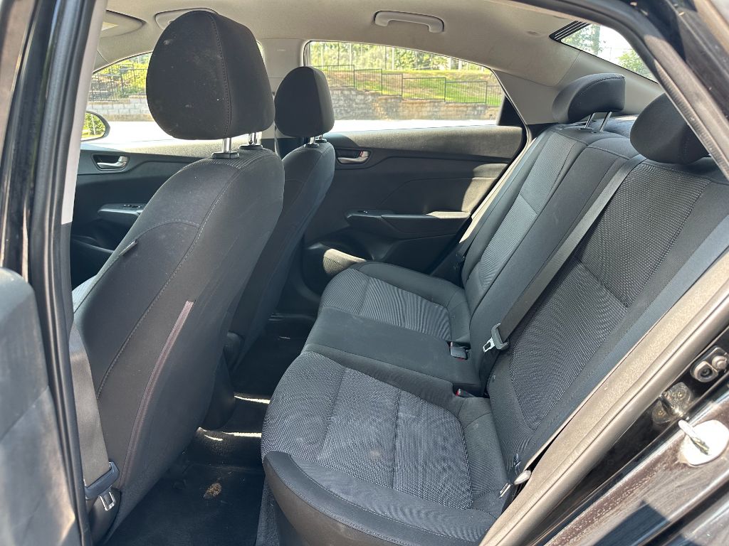 2018 Hyundai Accent SE - Photo 13