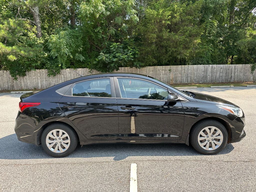 2018 Hyundai Accent SE - Photo 7